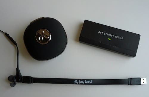 Estuche y cable de carga BlueBuds X