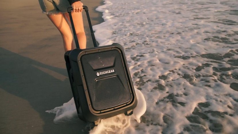 Battle of the Behemoths: ¿Cuál es el mejor boombox Bluetooth resistente para exteriores?