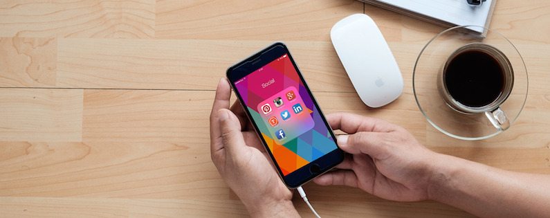   Cómo agregar la información de las redes sociales de los contactos a sus tarjetas de contacto